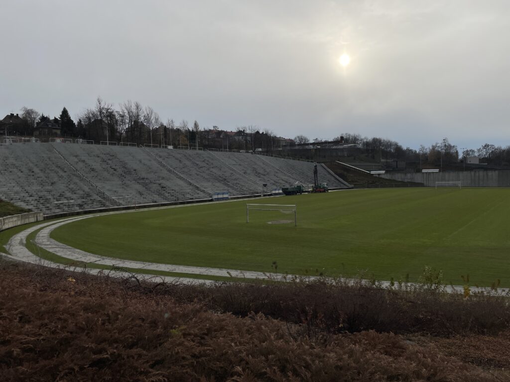 Pohled na fotbalový stadion Bazaly